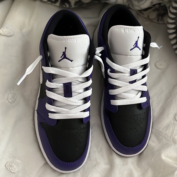 jordan 1 low in court purple black - Picture 2 of 4